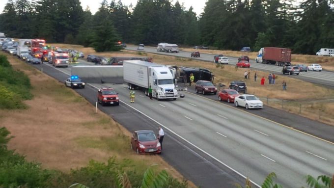 Authorities 2 Killed In Crash On Interstate 5 Near Lacey Spokane North Idaho News And Weather 3419