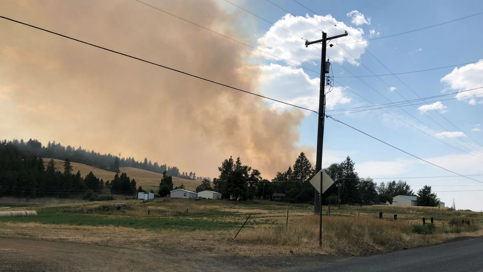 Silver Lake fire west of Spokane now 20 percent contained, 100 a