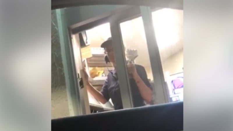 spanish speaking taco bell worker refused english speaking custo